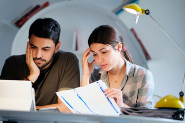 Wil u kleine bedragen beleggen, let dan op voor de instapkosten, transactiekosten, beurstaksen, roerende voorheffing…. die makelaars aanrekenen.